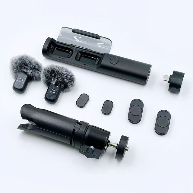 Wireless Lavalier Microphone with Noise Cancelling and Type C Connector for News Reporting and Field Recording