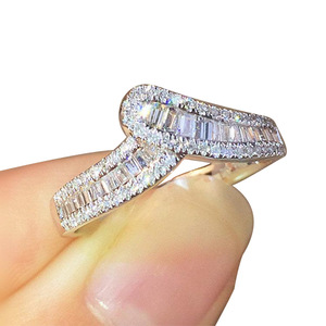 Anello con Design a Fila Irregolare, Stile Creativo per Donne - Product Image 5