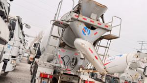 Camion malaxeur SITRAK 2023 de 17 mètres cubes avec moteur Weichai Euro 6 8x4, roulement à haute résistance et boîte de vitesses - Product Image 2