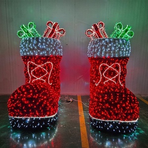 Décoration de Noël commerciale extérieure, grandes bottes de Père Noël 3D à LED pour la décoration de Noël en extérieur - Product Image 3