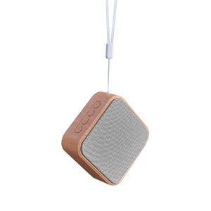 Nuevo modelo <span class=keywords><strong>A70</strong></span> Mini Altavoz Bluetooth inalámbrico altavoz estéreo de música rodean al aire libre altavoz FM TF tarjeta - Product Image 1