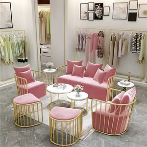 Struttura in metallo dorato in stile moderno e divano in tessuto di velluto rosa multicolore divani da soggiorno per reception e sala d'attesa del negozio