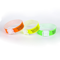 Bracelets événementiels en vinyle PVC imperméable, couleur et logo personnalisés, pour la publicité promotionnelle