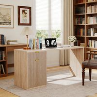 Bureau de direction en bois naturel couleur bois clair 60 pouces, bureau d'ordinateur moderne en bois clair avec tiroirs de rangement cannelés