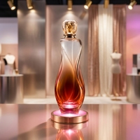 Présentoir Lumineux pour Bouteille de Parfum en Résine Dégradée, Hauteur 1m, Base RGB, Capuchon Feuille d'Or, Autoportant pour Salons Professionnels de Beauté