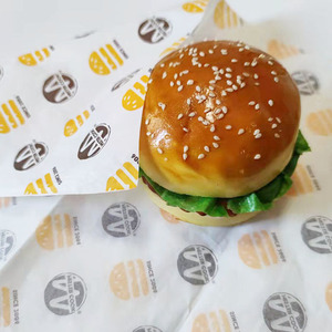 Papier d'emballage pour sandwichs, résistant à la graisse, de qualité alimentaire, avec logo imprimé personnalisé, pour hamburgers, poulet frit, frites - Product Image 1