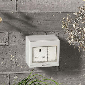 Prise murale extérieure étanche 1Gang IP55 ABS 13A 250V sans mise à la terre avec interrupteur, certifiée SDK CE ROHS GCC <span class=keywords><strong>EESS</strong></span>, garantie 3 ans - Product Image 1
