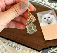 Article tendance : Porte-clés en alliage avec perles lettres et pendentif pochette piment, style simple et moderne