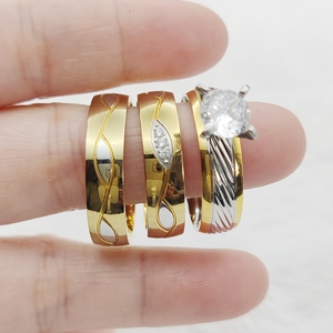 Joyería de diseñador original hecha a mano 3 uds. Anillo de compromiso de <span class=keywords><strong>boda</strong></span> <span class=keywords><strong>para</strong></span> él y <span class=keywords><strong>para</strong></span> ella, anillos de circonita cúbica de titanio dorado <span class=keywords><strong>para</strong></span> parejas - Product Image 5