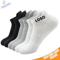 Vente en gros Prix bas Chaussettes sport en coton unisexe Fashion Colorful Custom Logo Socks Men