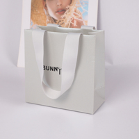 SUNNY PACK Grosir Tas Hadiah Kustom Tas Belanja untuk Toko Perhiasan Pakaian Tas Kertas Keras dengan Logo Anda Sendiri