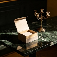 Carpeta de Papel Kraft Corrugado Magnética Personalizada de Alta Gama, Reciclable, con Laminado Mate, Hecha con Materiales Reciclados, con Asa de Cinta Personalizada