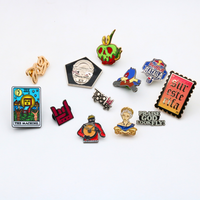 Fabricant de badges personnalisés : Épingles en métal émaillé personnalisées, mignonnes, style anime, souples ou rigides, pour revers ou comme broches.