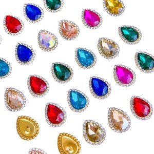 Strass en forme de larme rouge vif 14x18mm en verre avec dos à griffes pour accessoires DIY cheveux, chaussures, vêtements - Product Image 1