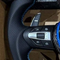 Volant de voiture en fibre de carbone personnalisé adapté aux modèles <span class=keywords><strong>BMW</strong></span> F05 F07 F30 F10 F12 F15 F36 F20 F22 F25 F32 F36 M3 M5 E70 E90 - Product Image 3