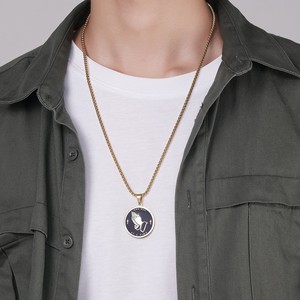 Collier en acier inoxydable avec pendentif mains en prière « Un jour à la fois », bijoux hip-hop unisexe, cadeau, chaîne à breloque ronde - Product Image 2