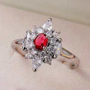 Anillo F788 con Racimo de Rubíes, Oro Blanco, Diamante Corte Pera, Flor, Joyería Fina para Mujer - Product Image 2