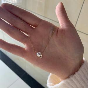 Collar de Plata de Ley S925 Estilo Francés con Pequeño Dije de Fragancia, Zirconia Cúbica Superbrillante, Flores y Perlas Naturales de Agua Dulce para Clavícula - Product Image 2