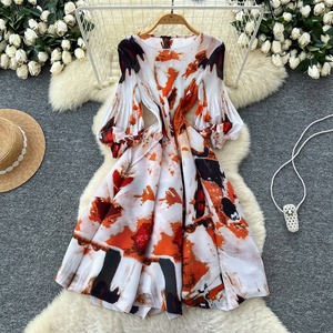 Robe plissée chic à manches bouffantes et imprimé vintage, cintrée à la taille, pour femme - Vente en gros fabricant - Product Image 6