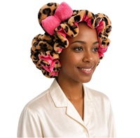 Bonnet de nuit en polaire doux pour femme, bonnet de sommeil réglable doublé de satin avec nœud en peluche et sangle à boucle pour le soin des cheveux avant le sommeil