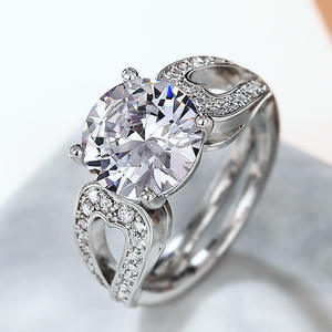 Anillo de Diamantes Q632 en Oro Blanco, Corte Brillante Redondo, Color G Natural, Joyería de Compromiso para Mujer - Product Image 2