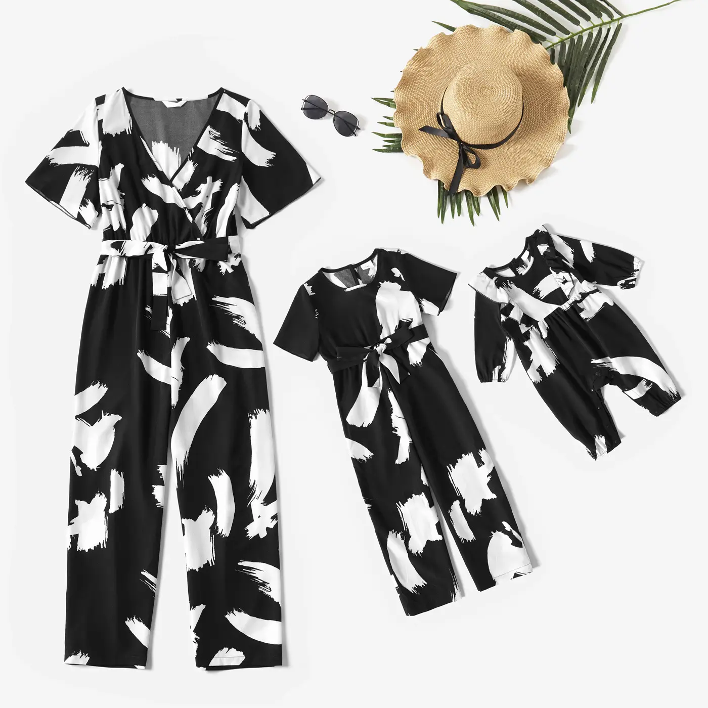 Одежда для мамы и дочери, комбинезоны черного и белого цвета с абстрактным граффити и изображением семьи