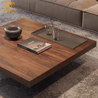 Table basse de designer italien moderne haut de gamme, style minimaliste contemporain, en bois de noyer massif, durable pour le salon, usage domestique