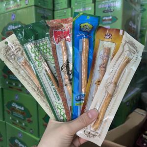 Brosse à dents Miswak FreeGrin - Brosse à dents traditionnelle Peelu - Pour des gencives et des dents saines - Saveurs naturelles/menthe/clove - Product Image 1