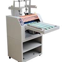 Machine à laminer à alimentation par courroie SZ8400, largeur 380 mm, vitesse 0-7 m/min, épaisseur 5 mm, rouleau chromé 92 mm