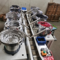 Machine de comptage et d'emballage automatique pour vis, boulons, écrous, clous et petites pièces en plastique