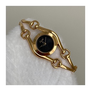 Nuovo Orologio da Donna al Quarzo 2025, Orologio con Bracciale Dorato, Alla Moda, Avanguardista, Personalizzato, Orologio Vintage di Lusso - Product Image 1