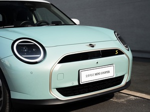 Lightspeed <span class=keywords><strong>Mini</strong></span> 2026 Électrique 466 km <span class=keywords><strong>COOPER</strong></span> E Édition Classique avec Moteur 100-150 kW et Batterie 50-70 kWh - Product Image 2