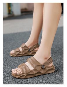 Men's summer outerwear style flip-flops 2026 new durable odor-resistant suitable for driving casual lightweight beach Sandals - Product Image 3