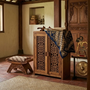 L'élégante armoire Layla avec 2 portes spacieuses combine un design moderne et une praticité pour le rangement. - Product Image 3