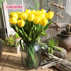 Venta caliente mediano Tulip simulación flor Artificial solo tallo de tulipán verdadera del tacto <span class=keywords><strong>para</strong></span> la decoración del hogar - Product Image 2