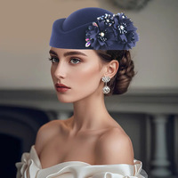 Chapeau Turban Vintage en Feutre pour Femme, Béret Doux à Motif Dessiné à la Main, Fascinator Fleur, Idéal pour l'Été, la Plage, les Fêtes, et les Hôtesses de l'Air - 100% Feutre