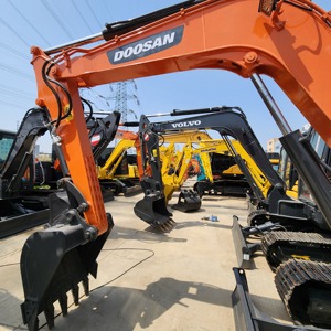 Machines utilisées de terrassement d'excavatrice de DX60-9C de Doosan avec le moteur et le moteur 6 TONNES 48KW à vendre - Product Image 5