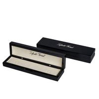 Boîte cadeau en bois haute brillance personnalisée en usine, matériau MDF de luxe de style rectangle pour colliers de femmes avec plateau intérieur mobile