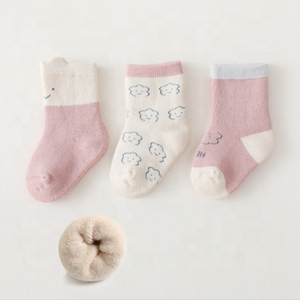 Vente en gros de nouvelles chaussettes d'hiver épaissies en éponge pour enfants 100% coton Style décontracté pour nouveau-nés tout-petits garçons filles - Product Image 4