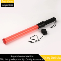 Bâton de signalisation LED rechargeable de 54 cm avec écran d'affichage et lumière d'avertissement clignotante pour le contrôle du trafic - Vente en gros Lb