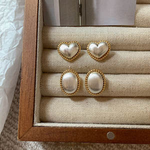 ต่างหูสไตล์เรโทรบาโรกแบบเกาหลี ชุบทองรูปไข่ ประดับมุกสำหรับเจ้าสาว เครื่องประดับแฟชั่นโลหะผสมสำหรับผู้หญิง ขายส่ง - Product Image 2