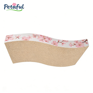 Op maat gemaakte moderne S-vormige golvende kattenbank met krabplank, duurzaam en milieuvriendelijk in kartonnen verpakking - Product Image 1