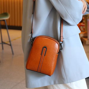 กระเป๋าโทรศัพท์ AndoBag สำหรับผู้หญิง กระเป๋าสะพายข้าง กระเป๋าแฟชั่นลำลอง หนังวัวแท้ กระเป๋าถือขนาดเล็กสำหรับสุภาพสตรี รุ่น 6009 - Product Image 2