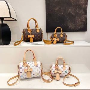 Bolso de Hombro de Lujo para Mujer Boston, Bolso Tipo Almohada Estampado de Alta Gama con Cierre de Cremallera y Decoración, Estilo Casual - Product Image 5