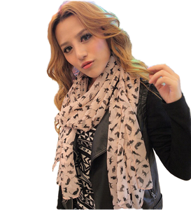 Sciarpe di seta alla moda con motivo a scialle lunghe e sottili con stampa animale - Product Image 1