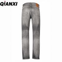 Jeans de Hombre Vintage Grises Lavados de Pierna Recta, Ajuste Delgado, 5 Bolsillos, con Parche de Cuero en la Parte Trasera, Estilo Urbano, Venta al por Mayor Directa de Fábrica