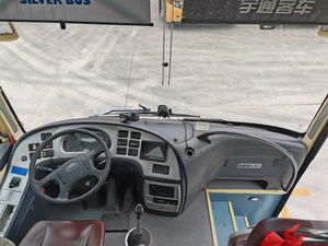 You Tong มือสองรถโค้ช ZK6107รุ่นดีลักซ์พร้อมที่นั่งธุรกิจขนาดใหญ่2 + 1 27ที่นั่งเครื่องยนต์ยูโร3 Yuchai - Product Image 4