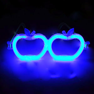 CE EN71 Apple <span class=keywords><strong>Glow</strong></span> Glasses Pulseras 200*5mm 6 horas Safe <span class=keywords><strong>Glow</strong></span> <span class=keywords><strong>Stick</strong></span> para fiestas de regreso a la escuela Directo de fábrica - Product Image 4