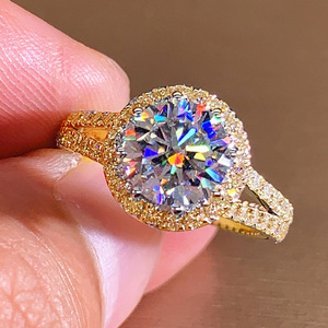 Anello dal Design Rotondo Stile Classico per Donne - Product Image 2