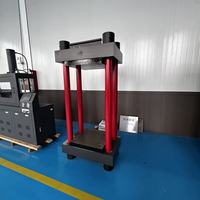 Testeur de compression à force de réaction avec calibrage par vérin